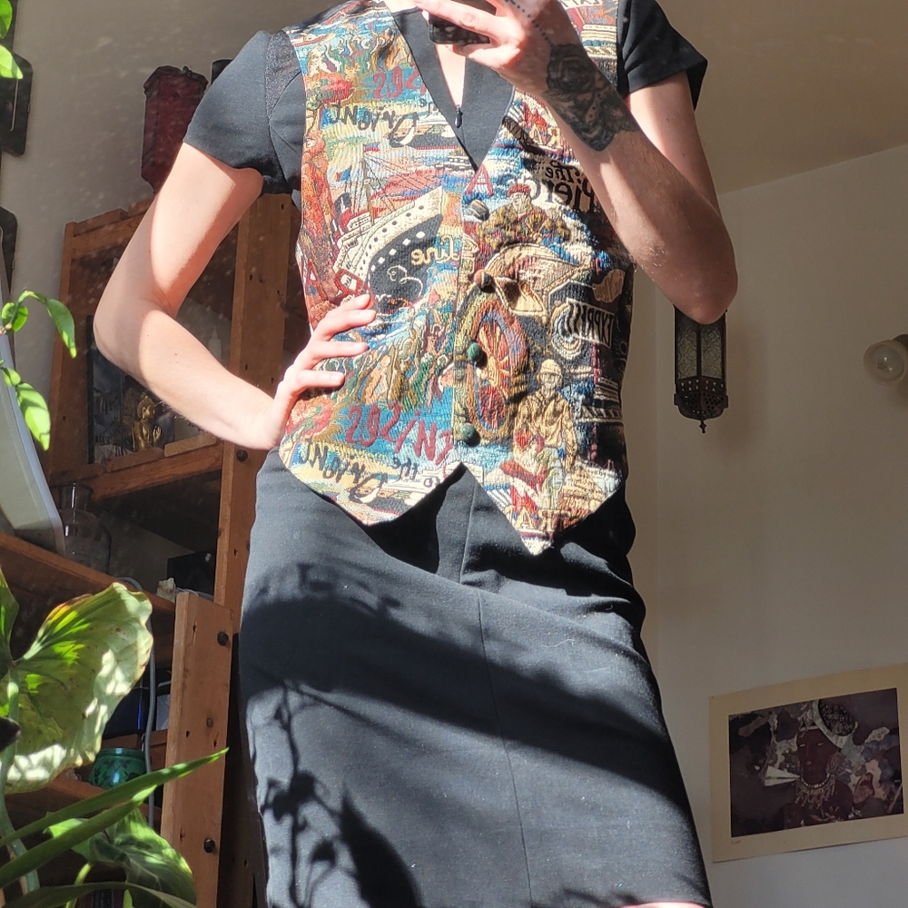 Vintage Jessie Boat Captain Brocade Tapestry Boho Buttoned Vest - M - Picture 8 of 8